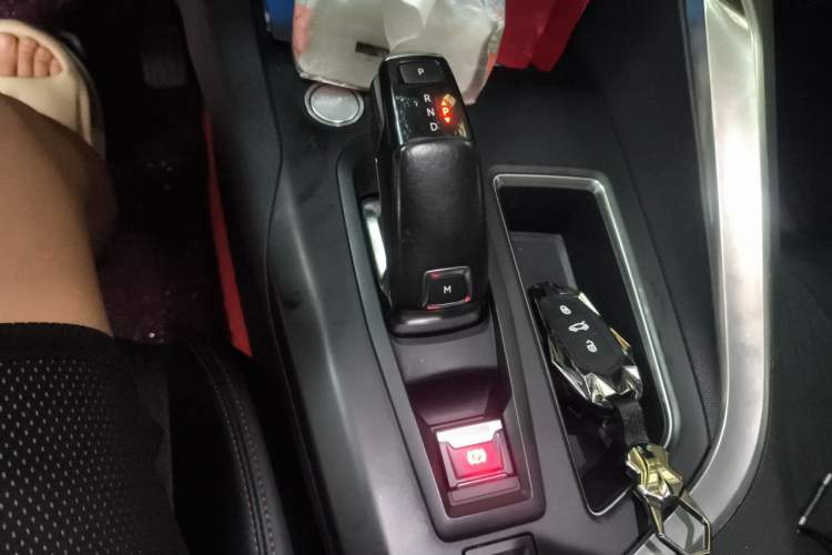 Used Peugeot 4008 2018 350THP Comfort Edition Gear Lever