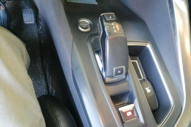 Used Peugeot 4008 2018 350THP Elite Edition Gear Lever