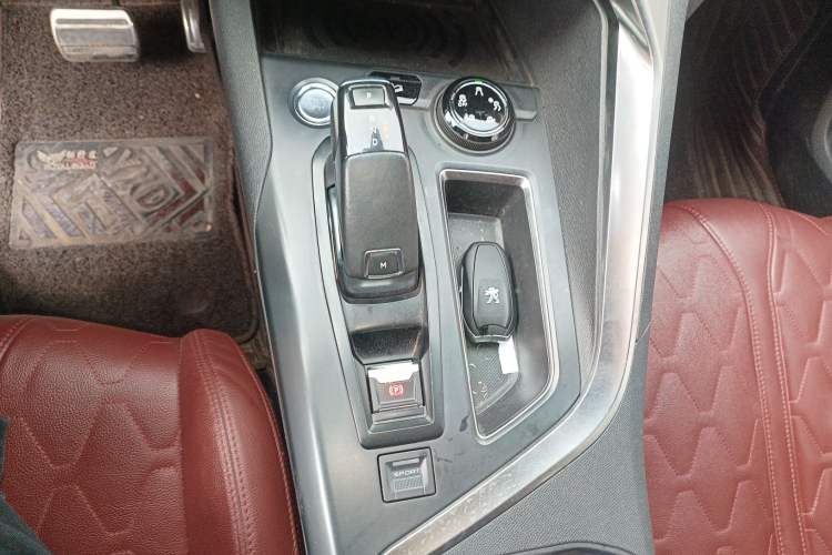 Used Peugeot 4008 2018 380THP Luxury GT Edition Gear Lever