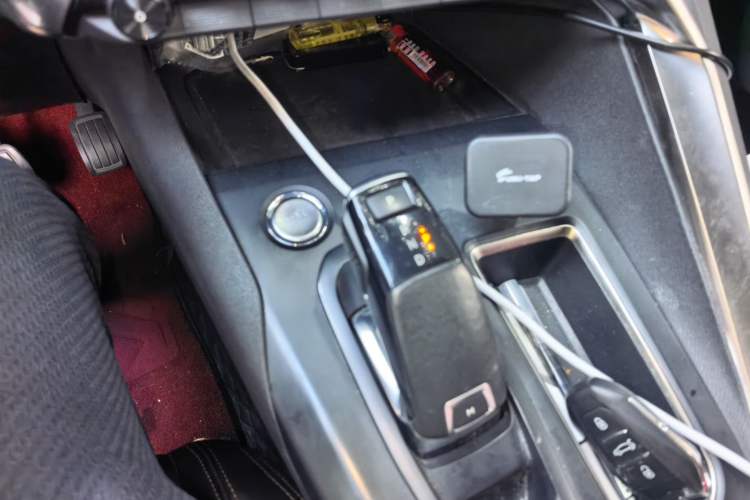 Used Peugeot 4008 2018 350THP Elite Edition Gear Lever