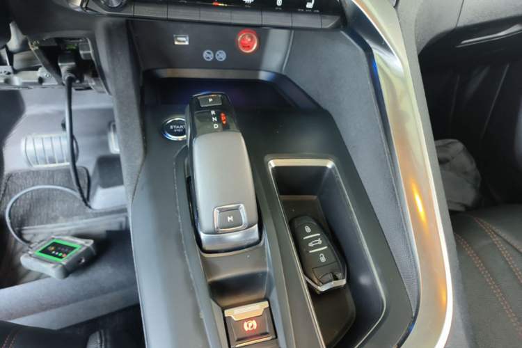 Used Peugeot 4008 2018 350THP Elite Edition Gear Lever
