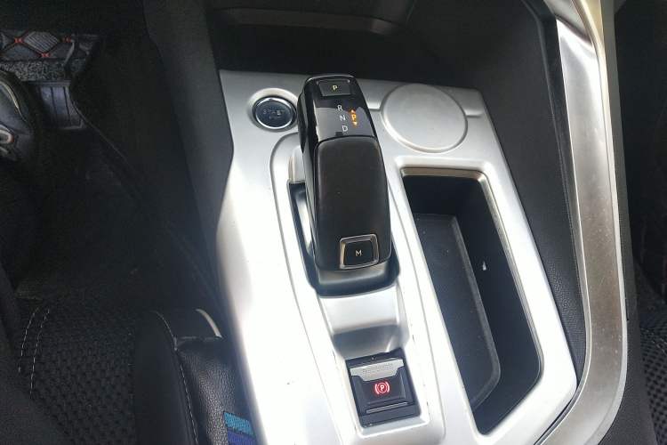 Used Peugeot 4008 2018 350THP Elite Edition Gear Lever