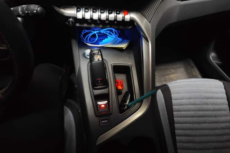 Used Peugeot 4008 2018 350THP Elite Edition Gear Lever