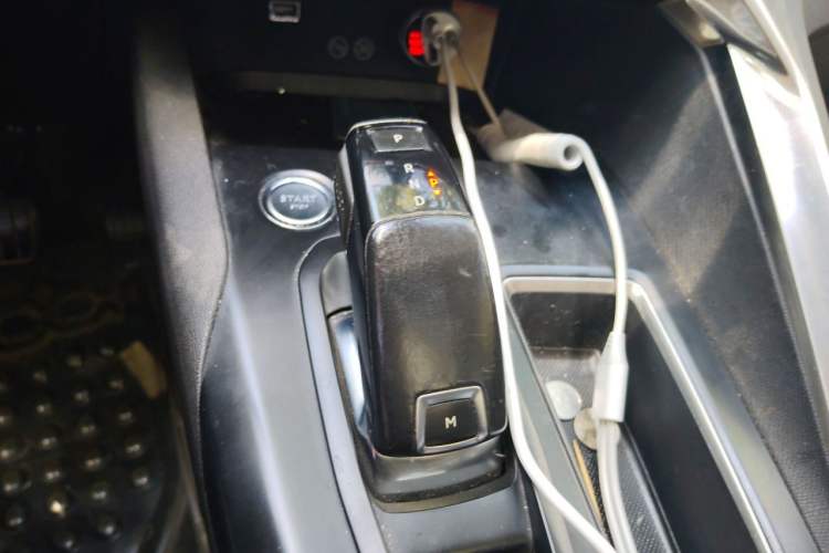 Used Peugeot 4008 2018 350THP Elite Edition Gear Lever