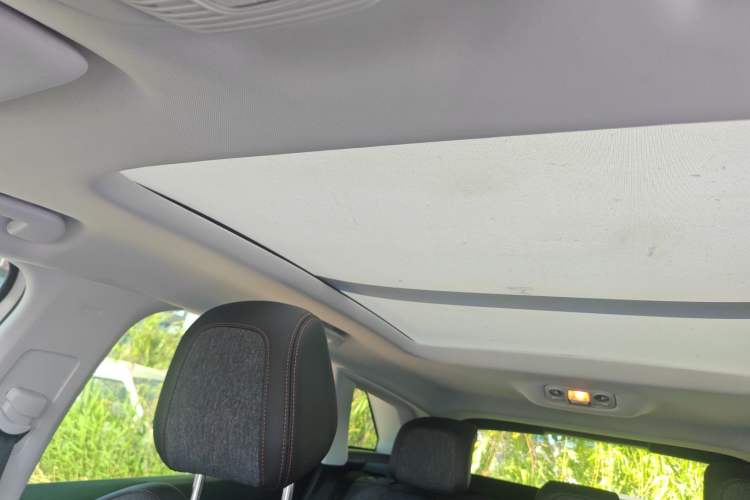 Used Peugeot 4008 2018 350THP Elite Edition Headliner