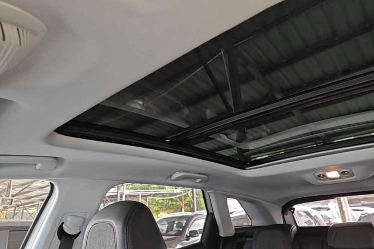 Used Peugeot 4008 2018 350THP Elite Edition Headliner