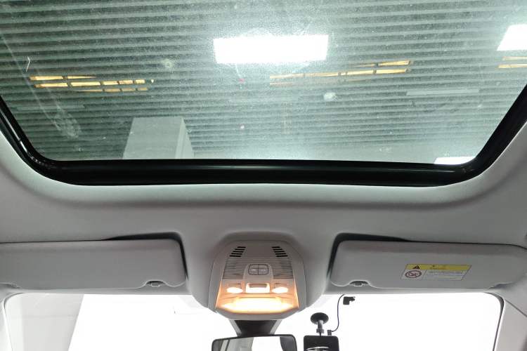 Used Peugeot 4008 2018 350THP Elite Edition Headliner
