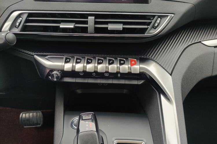 Used Peugeot 4008 2018 350THP Elite Edition Interior 3