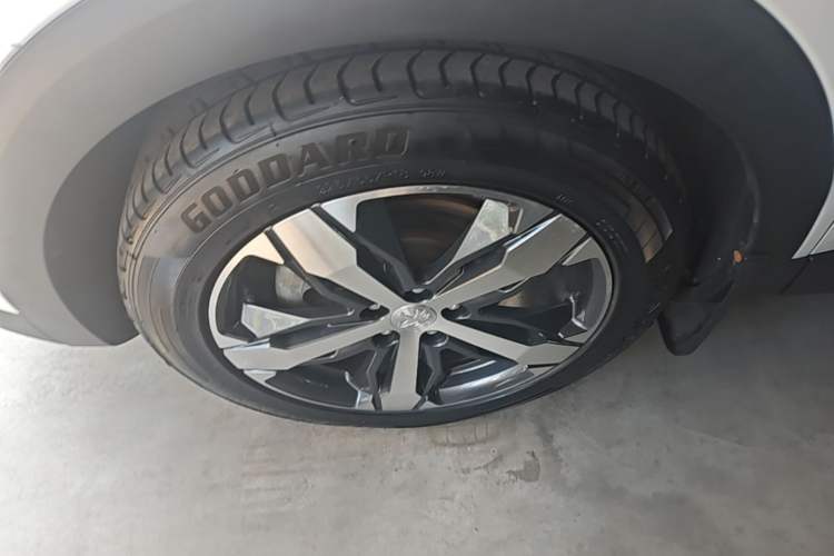 Used Peugeot 4008 2018 350THP Elite Edition Left Front Wheel Hub