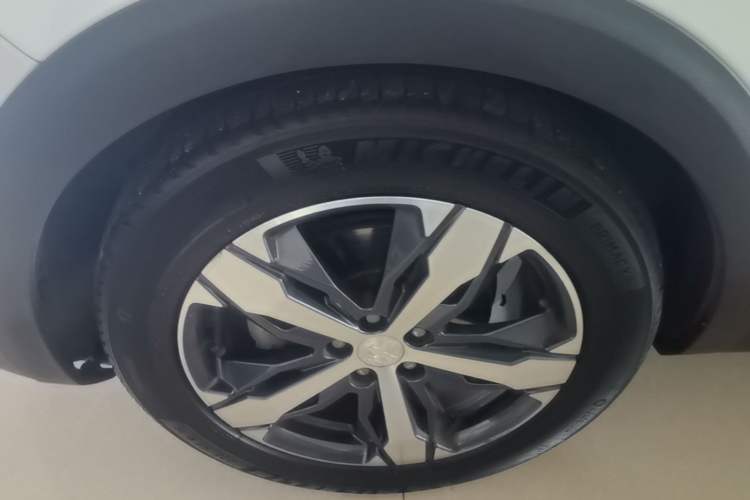 Used Peugeot 4008 2018 350THP Elite Edition Left Front Wheel Hub