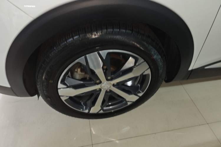 Used Peugeot 4008 2018 350THP Elite Edition Left Front Wheel Hub