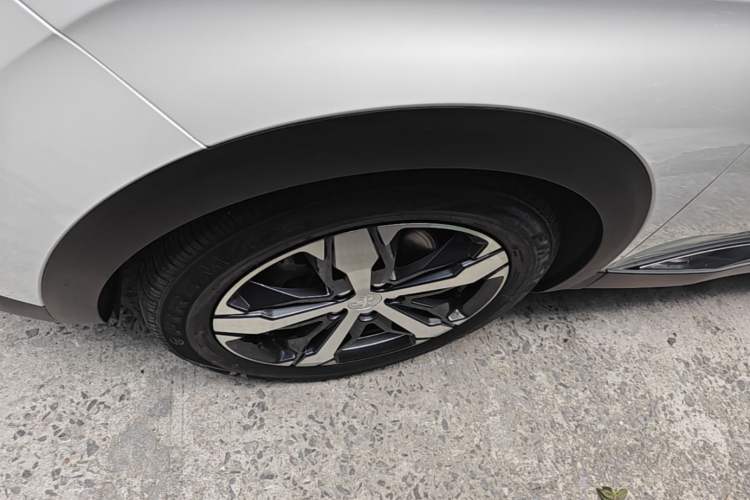 Used Peugeot 4008 2018 350THP Elite Edition Left Front Wheel Hub