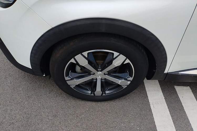 Used Peugeot 4008 2018 350THP Elite Edition Left Front Wheel Hub