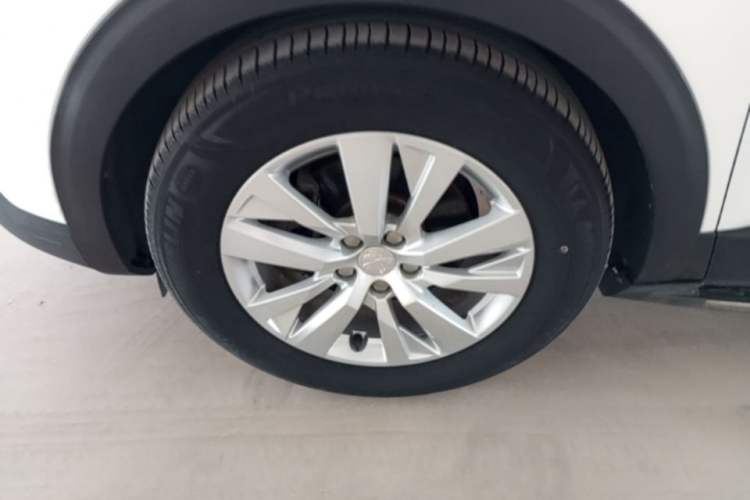 Used Peugeot 4008 2018 350THP Comfort Edition Left Front Wheel Hub