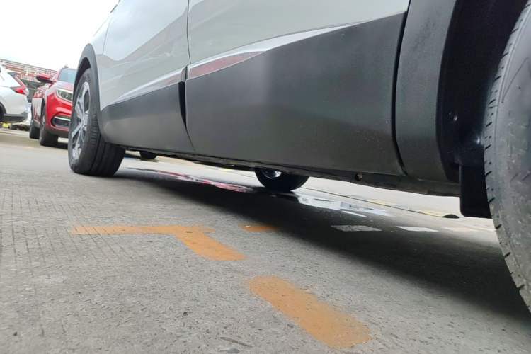 Used Peugeot 4008 2018 350THP Luxury Edition Left Side Sill