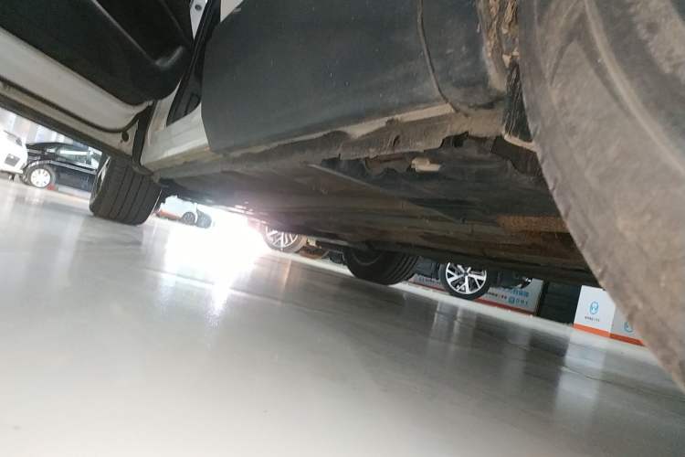 Used Peugeot 4008 2018 350THP Elite Edition Left Side Sill