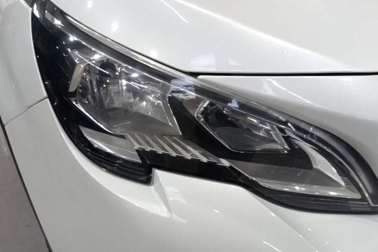 Used Peugeot 4008 2018 350THP Elite Edition Right Front Headlight