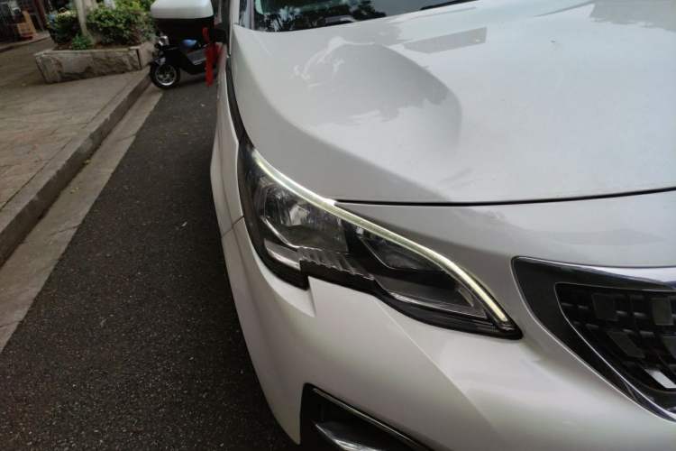 Used Peugeot 4008 2018 350THP Elite Edition Right Front Headlight