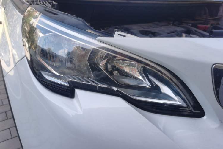 Used Peugeot 4008 2018 350THP Elite Edition Right Front Headlight