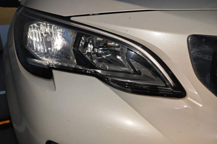 Used Peugeot 4008 2018 350THP Elite Edition Right Front Headlight