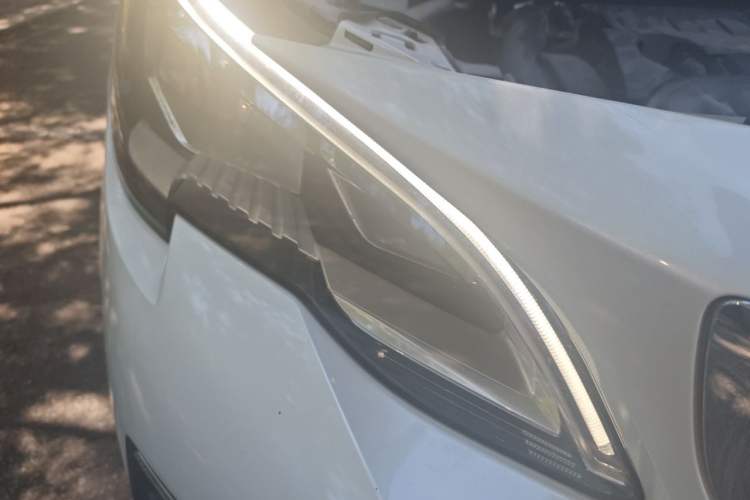 Used Peugeot 4008 2018 350THP Luxury Edition Right Front Headlight