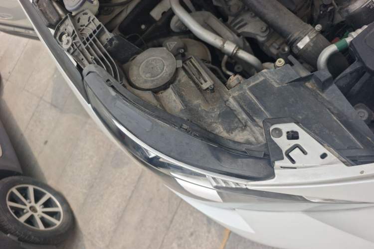 Used Peugeot 4008 2018 350THP Elite Edition Right Front Headlight