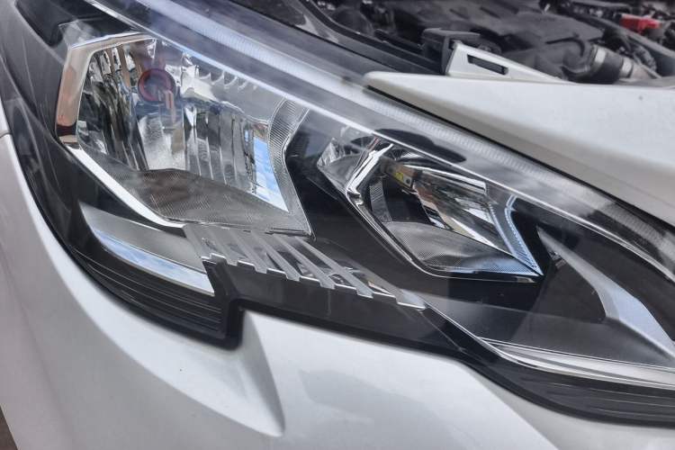 Used Peugeot 4008 2018 350THP Elite Edition Right Front Headlight