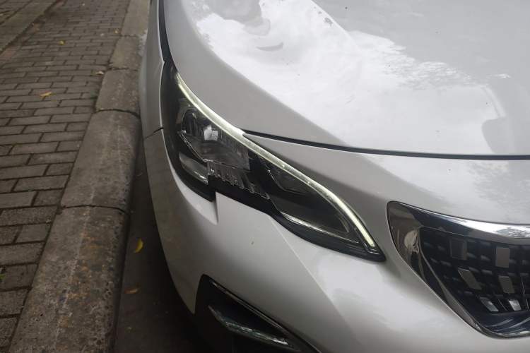 Used Peugeot 4008 2018 350THP Elite Edition Right Front Headlight