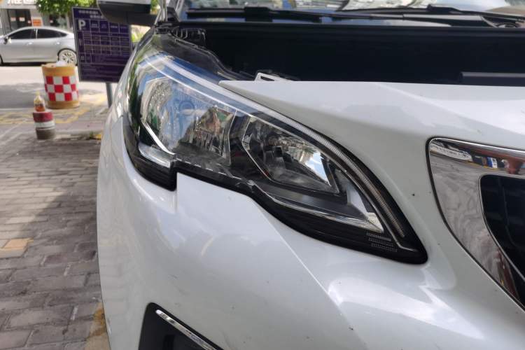 Used Peugeot 4008 2018 350THP Luxury Edition Right Front Headlight