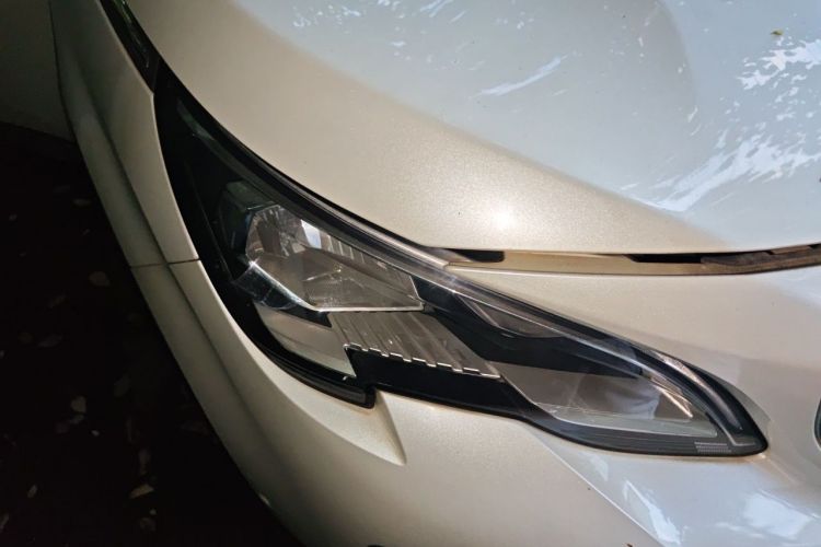 Used Peugeot 4008 2018 350THP Luxury Edition Right Front Headlight