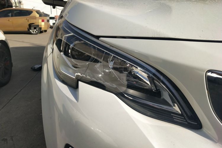 Used Peugeot 4008 2018 350THP Elite Edition Right Front Headlight