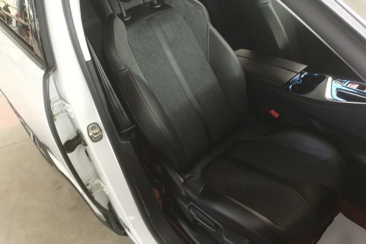 Used Peugeot 4008 2018 350THP Elite Edition Right Front Seat