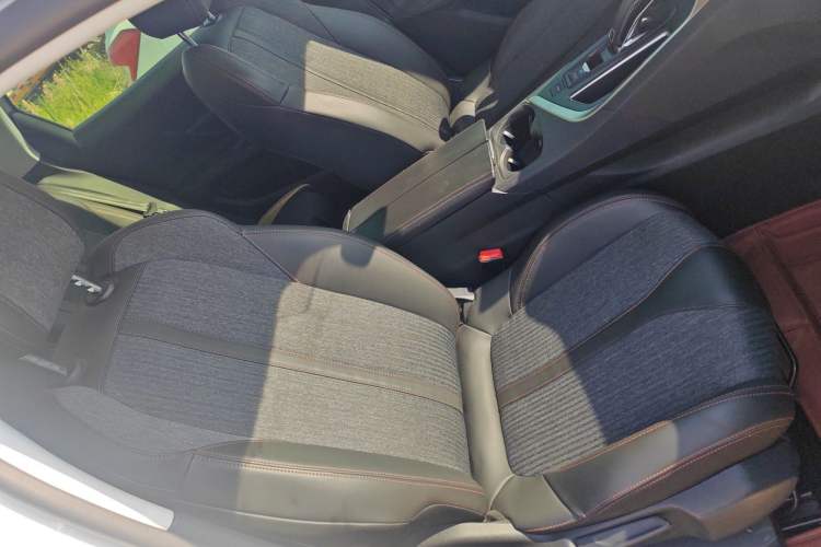 Used Peugeot 4008 2018 350THP Elite Edition Right Front Seat