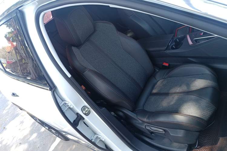 Used Peugeot 4008 2018 350THP Elite Edition Right Front Seat
