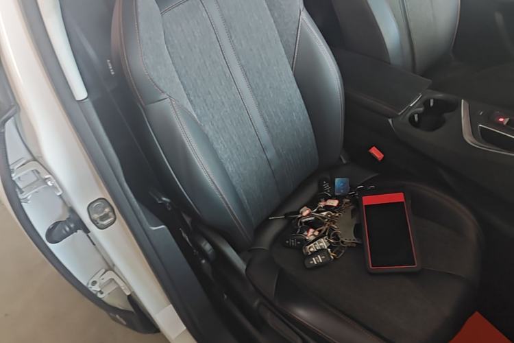 Used Peugeot 4008 2018 350THP Elite Edition Right Front Seat