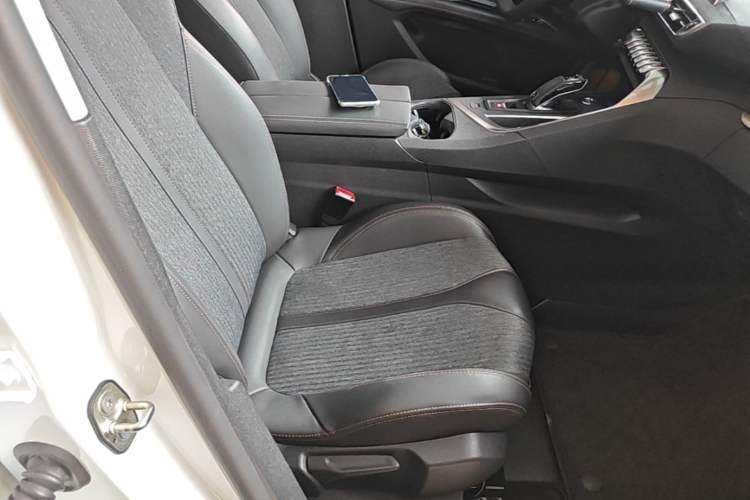 Used Peugeot 4008 2018 350THP Elite Edition Right Front Seat
