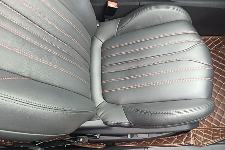 Used Peugeot 4008 2018 350THP Elite Edition Right Front Seat