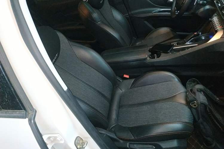 Used Peugeot 4008 2018 350THP Elite Edition Right Front Seat