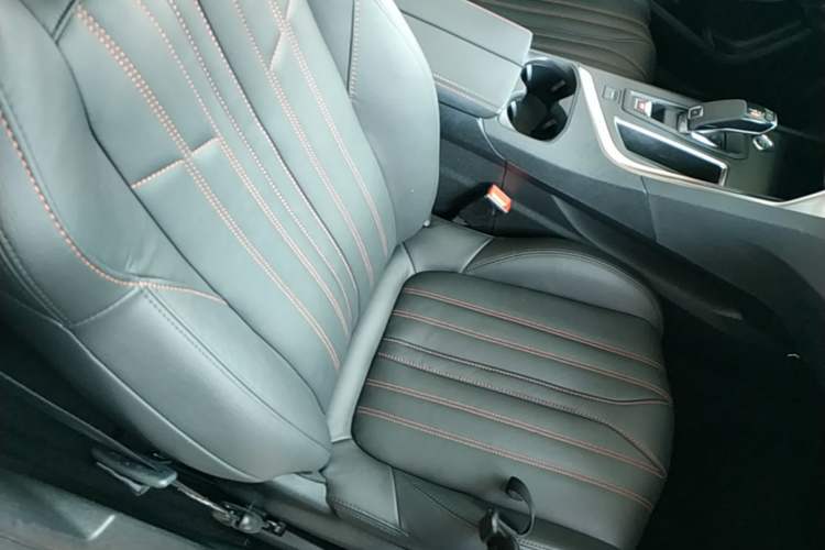 Used Peugeot 4008 2018 350THP Elite Edition Right Front Seat