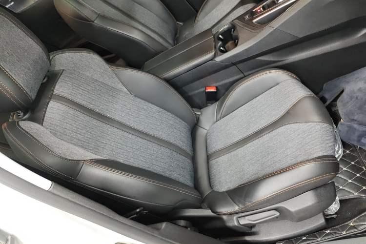 Used Peugeot 4008 2018 350THP Elite Edition Right Front Seat