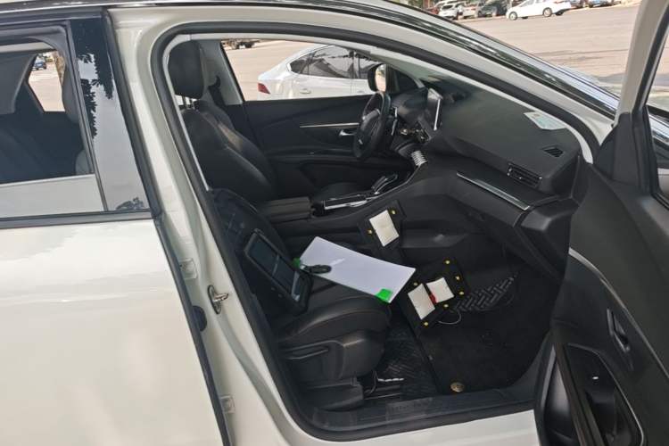 Used Peugeot 4008 2018 350THP Elite Edition Right Front Seat