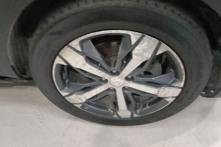 Used Peugeot 4008 2018 350THP Elite Edition Right Front Wheel Hub