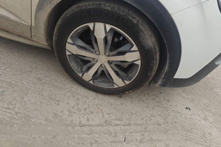 Used Peugeot 4008 2018 350THP Elite Edition Right Front Wheel Hub