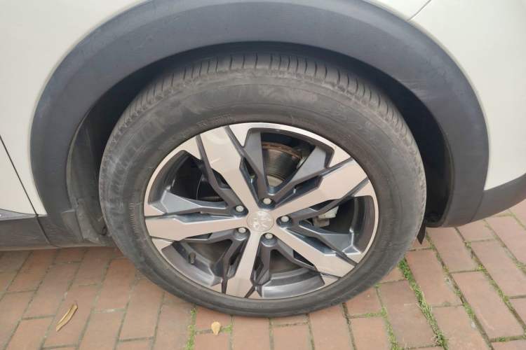 Used Peugeot 4008 2018 350THP Elite Edition Right Front Wheel Hub