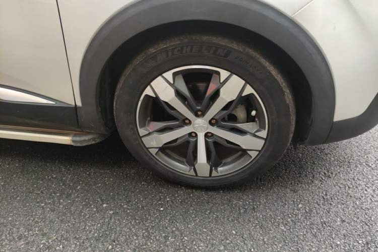 Used Peugeot 4008 2018 350THP Elite Edition Right Front Wheel Hub
