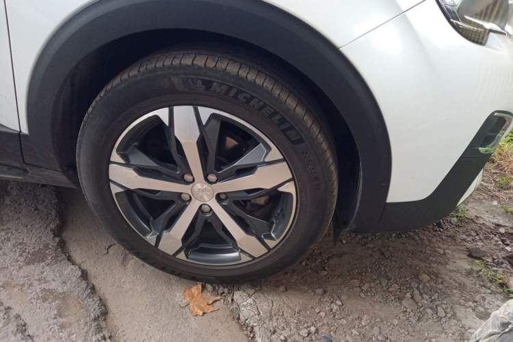 Used Peugeot 4008 2018 350THP Elite Edition Right Front Wheel Hub