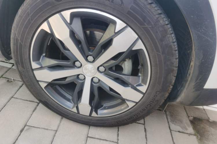 Used Peugeot 4008 2018 350THP Elite Edition Right Front Wheel Hub