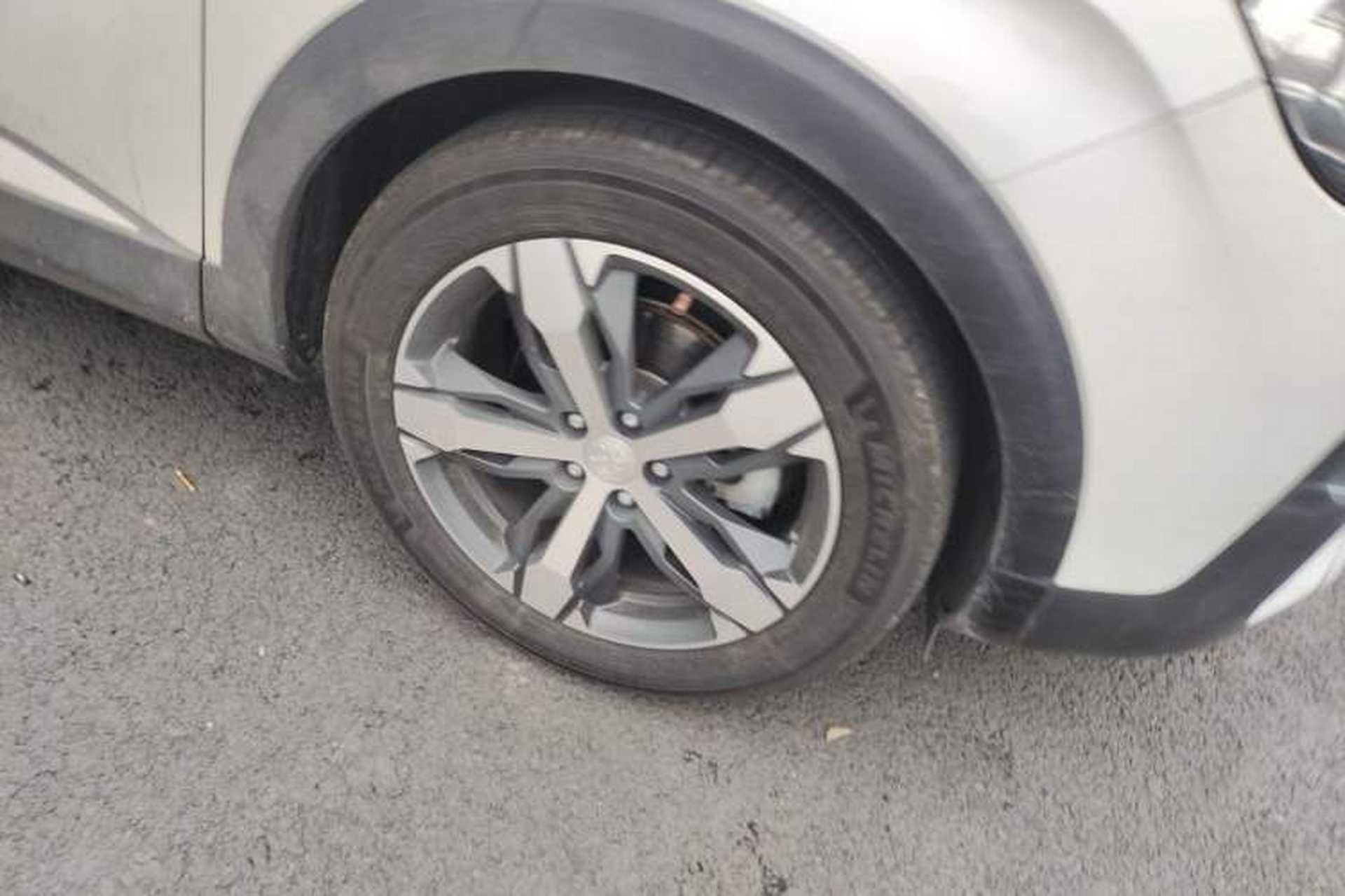 Used Peugeot 4008 2018 350THP Elite Edition Right Front Wheel Hub