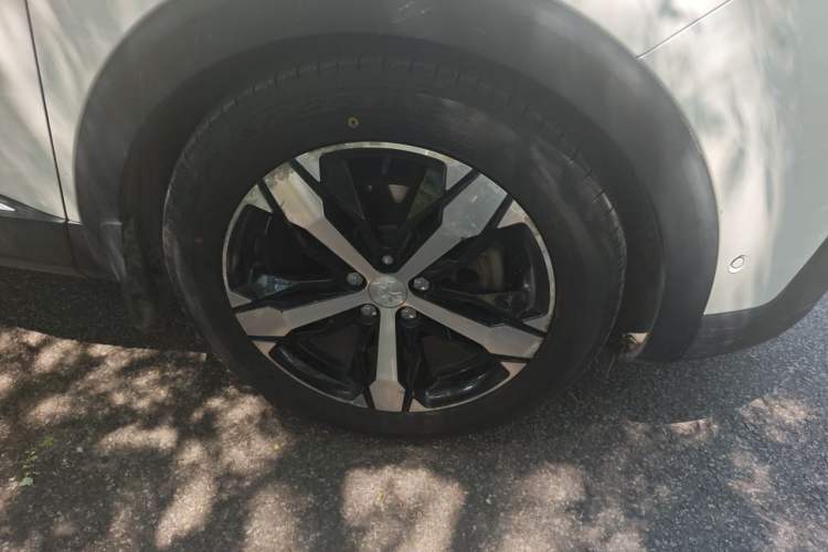 Used Peugeot 4008 2018 350THP Luxury Edition Right Front Wheel Hub