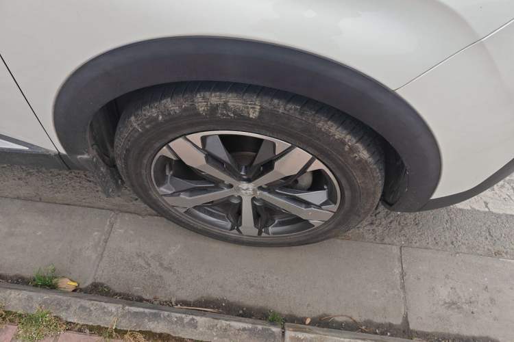 Used Peugeot 4008 2018 350THP Elite Edition Right Front Wheel Hub